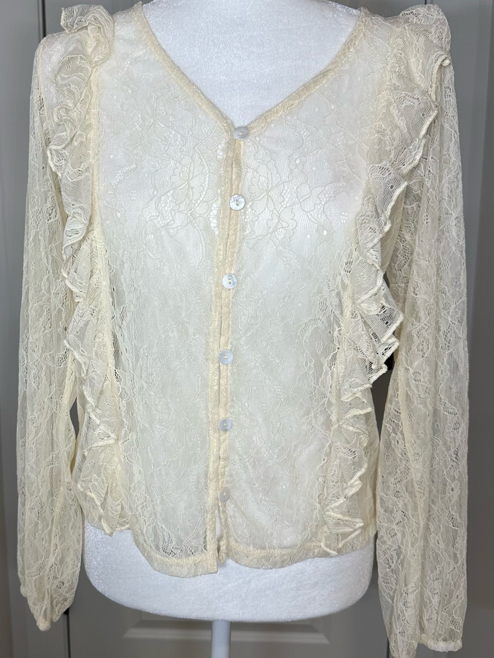Women's Lace Ruffle Button-Front Blouse — Cream